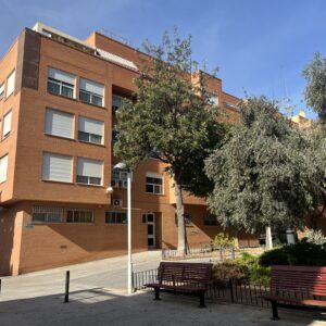 VIVIENDA CON 3 DVIVIENDA VPO--3 DORMITORIOS 2 BAÑOS Y GARAJE Y TRASTERO ZONA BIBLIOTECA BENIMAMET